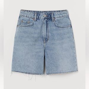 High waisted Bermuda shorts